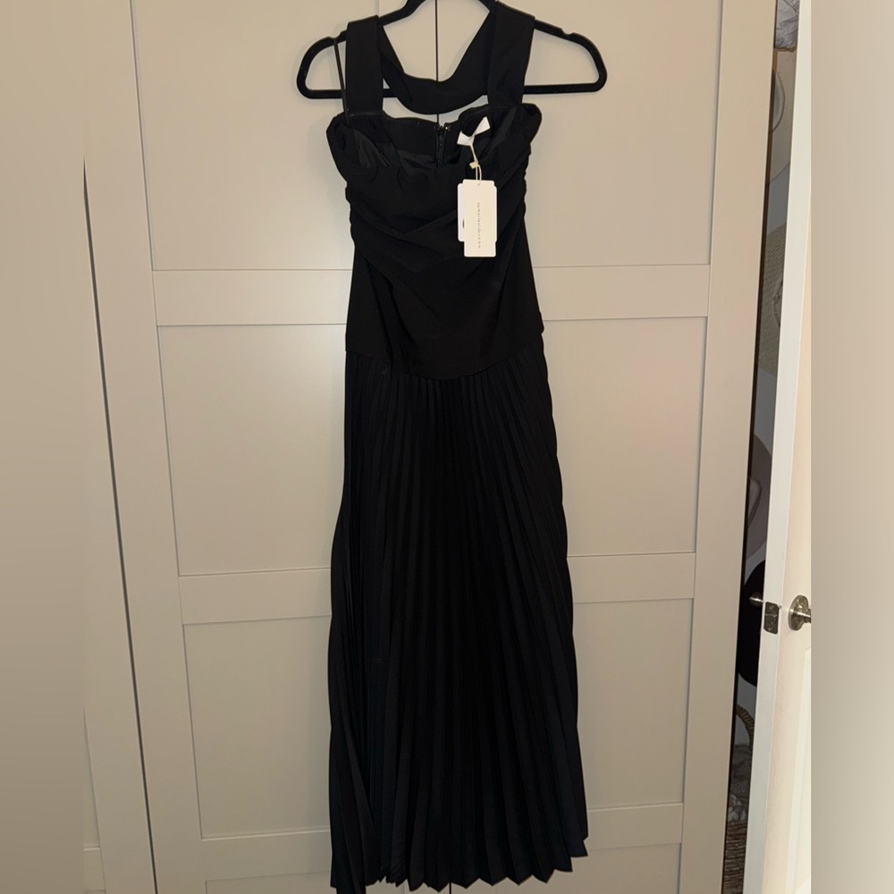 NWT COMMENSE BLACK PLEATED DRESS - Picture 4 of 4